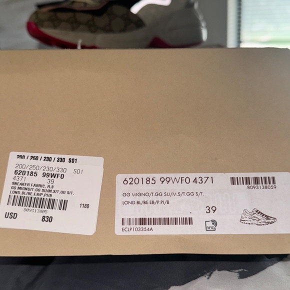 Gucci Ryhton Sneakers - Picture 4 of 5